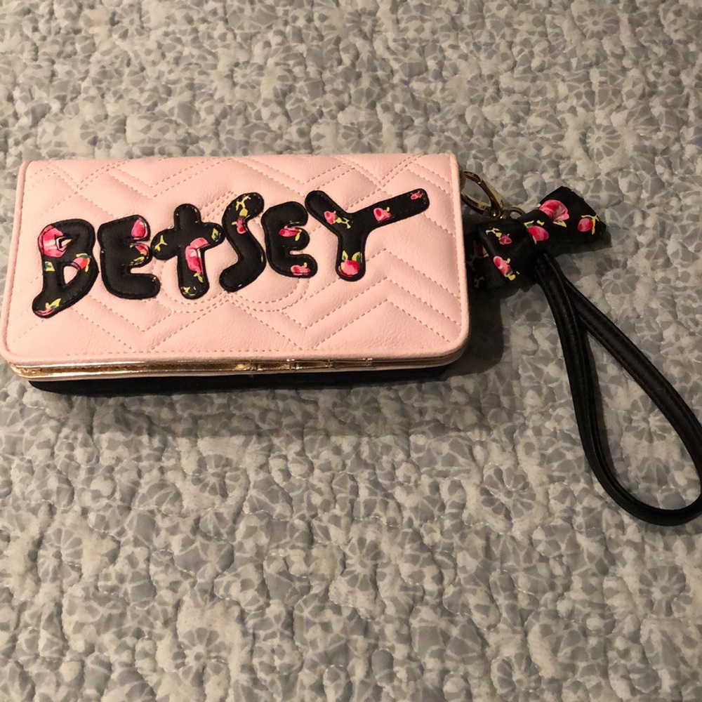 *NEW* Betsey Johnson Wristlet Wallet